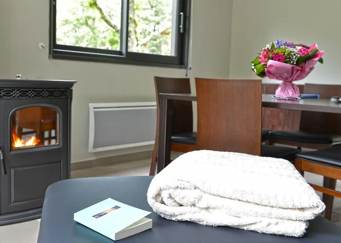 Le Clos Des Chenes Le Massegros